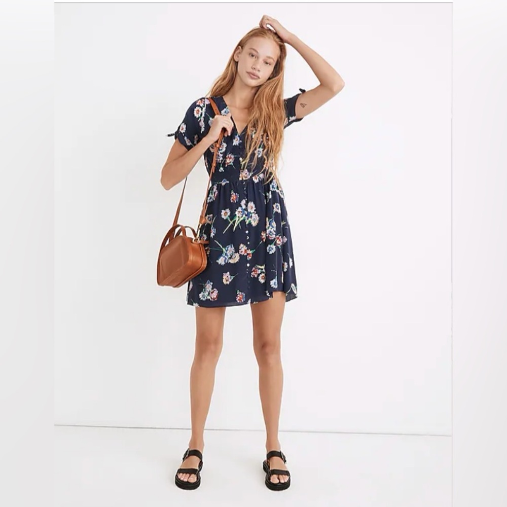 Silk Button-Front Tie-Sleeve Retro Dress in Flutter-By Floral